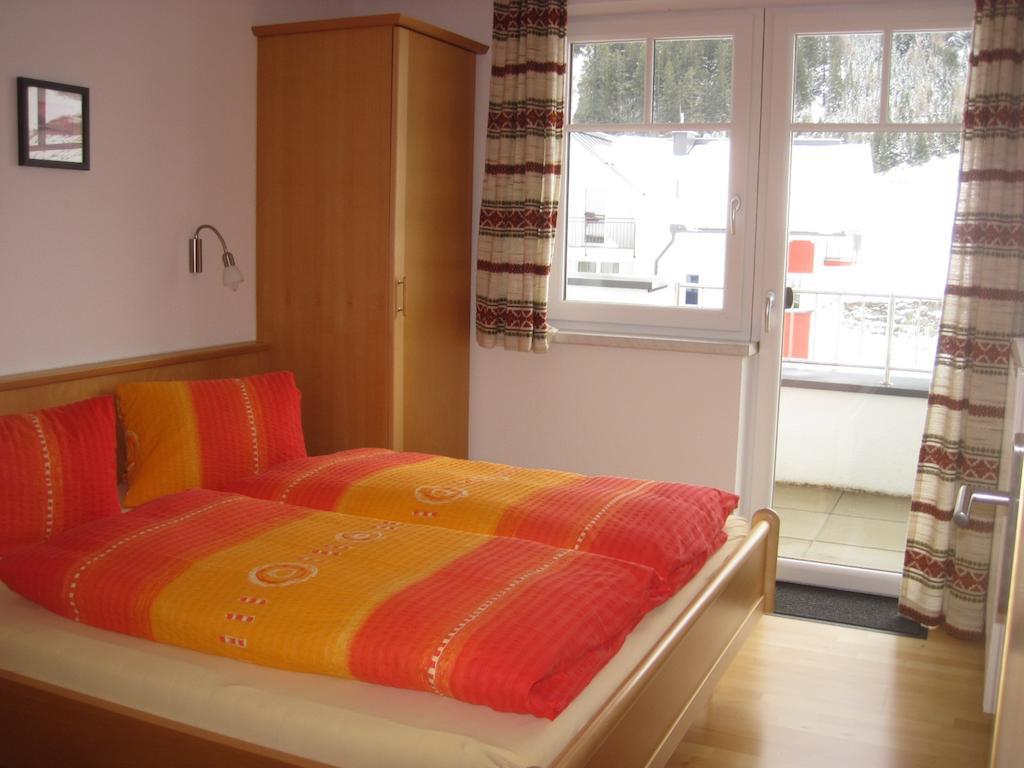 Ferienwohnung Adamsberg Galtür Zimmer foto